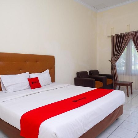 Hotel Reddoorz Syariah Near Alun Alun Wonosari Exterior foto