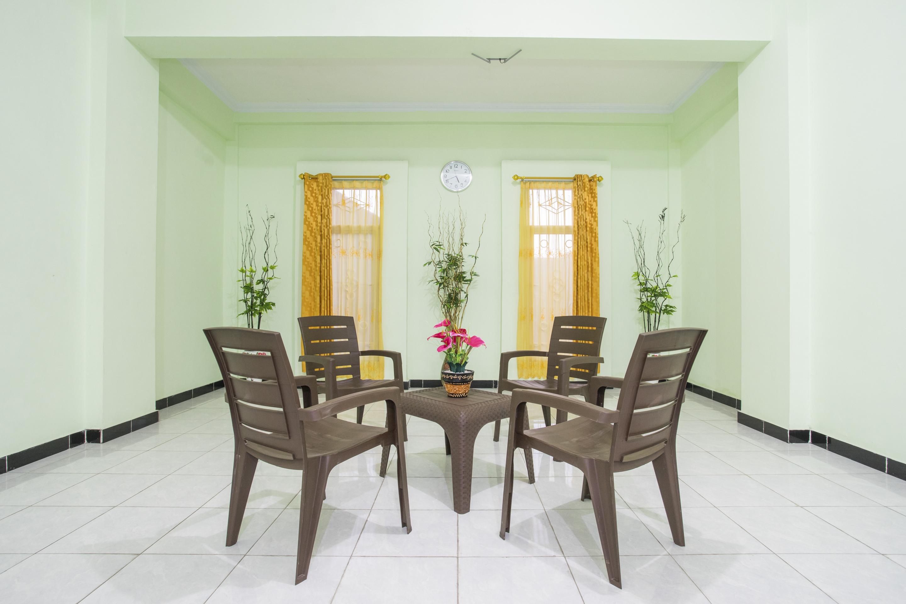 Hotel Reddoorz Syariah Near Alun Alun Wonosari Exterior foto