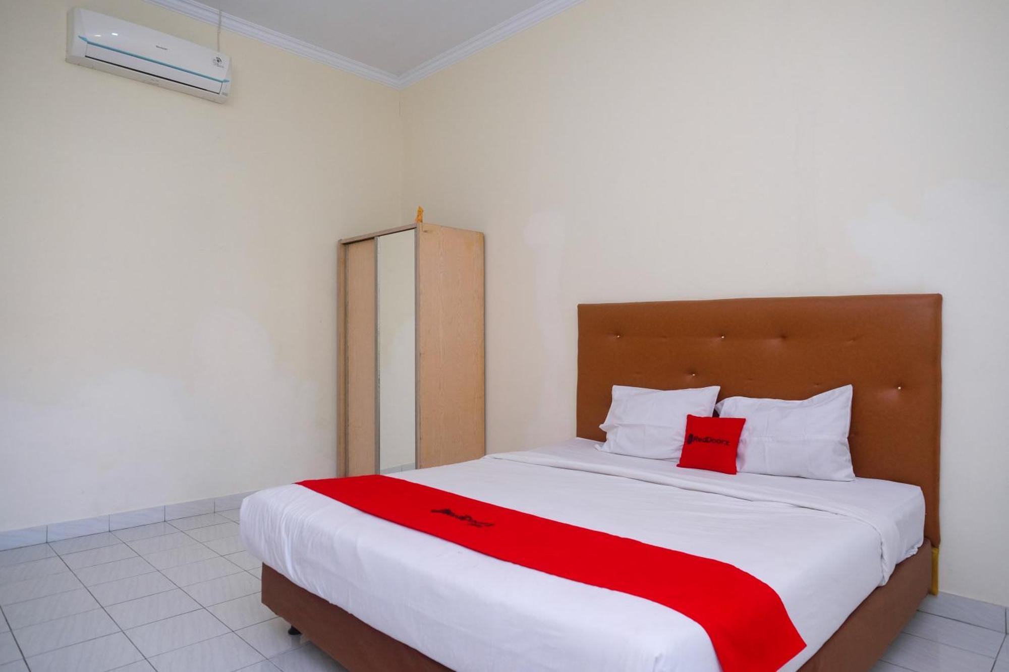 Hotel Reddoorz Syariah Near Alun Alun Wonosari Exterior foto