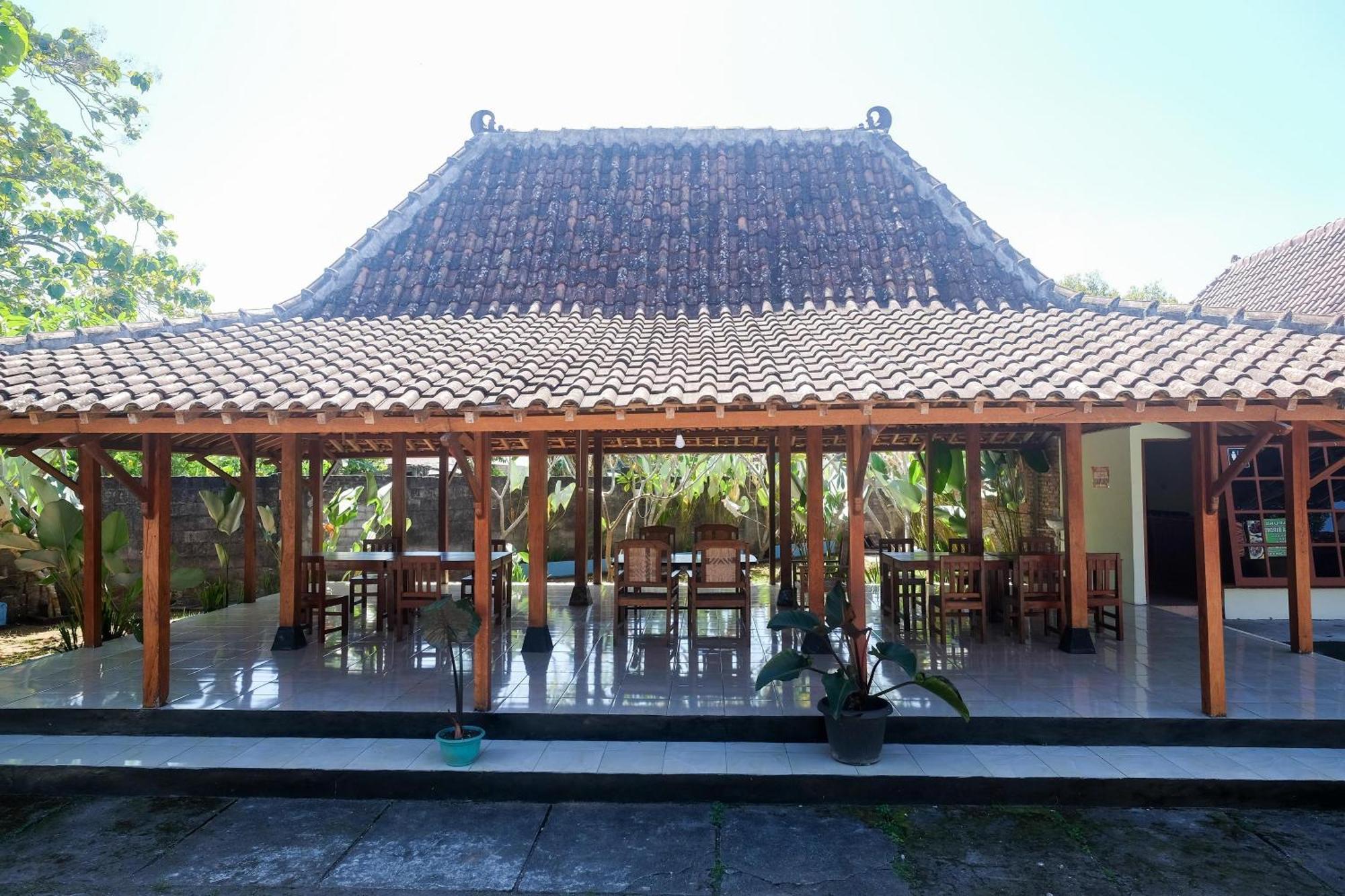 Hotel Reddoorz Syariah Near Alun Alun Wonosari Exterior foto