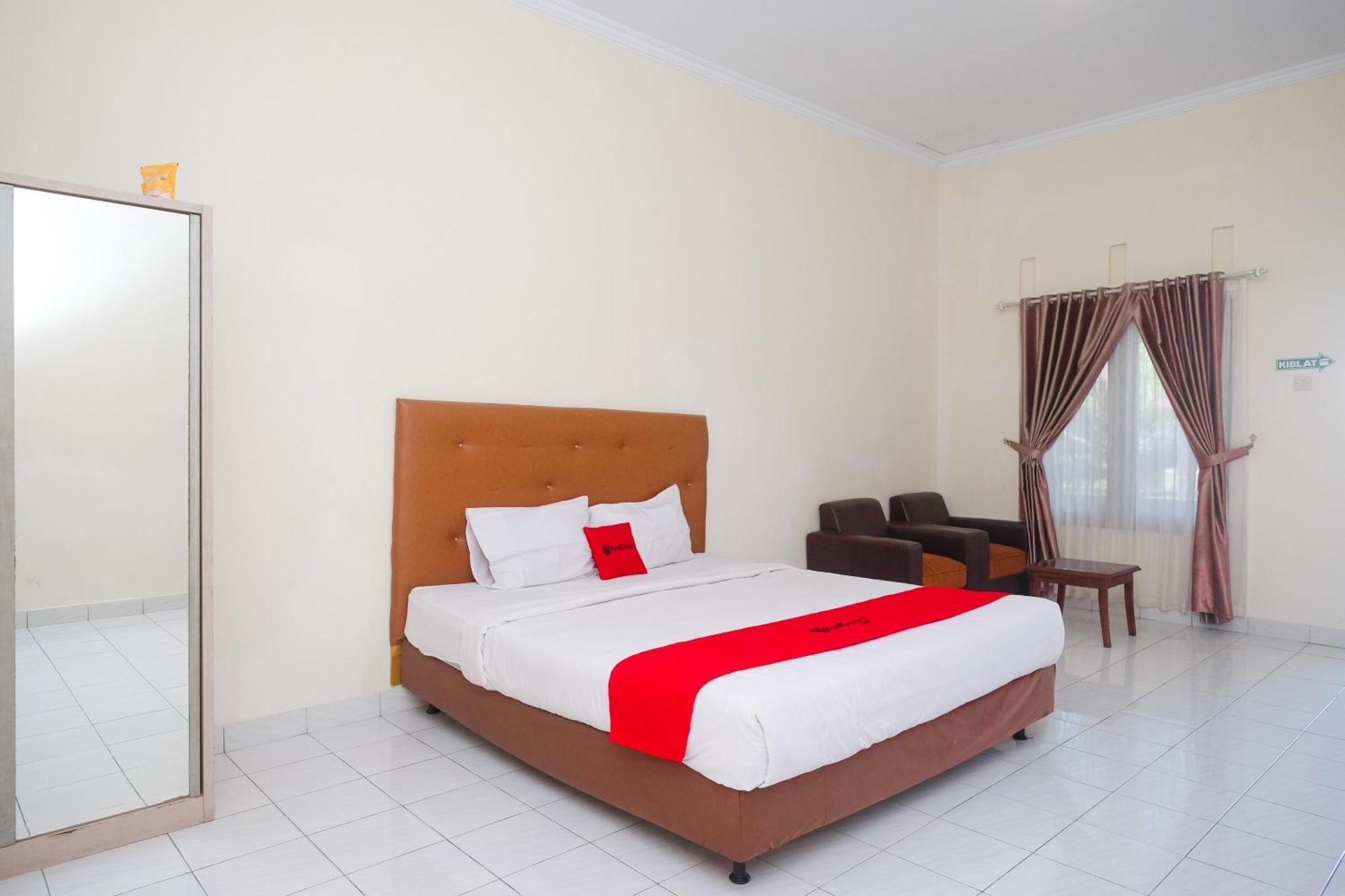 Hotel Reddoorz Syariah Near Alun Alun Wonosari Exterior foto