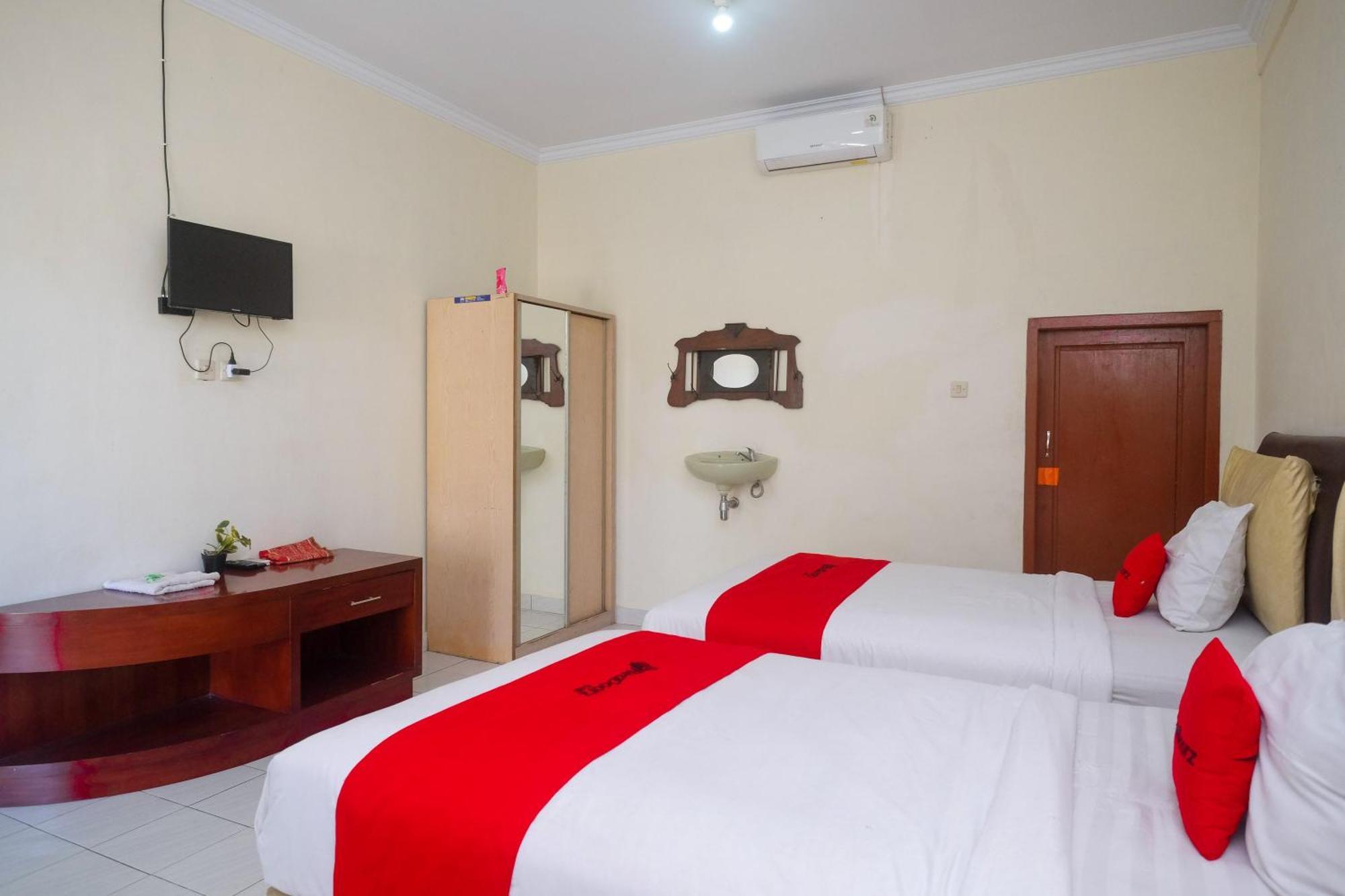 Hotel Reddoorz Syariah Near Alun Alun Wonosari Exterior foto