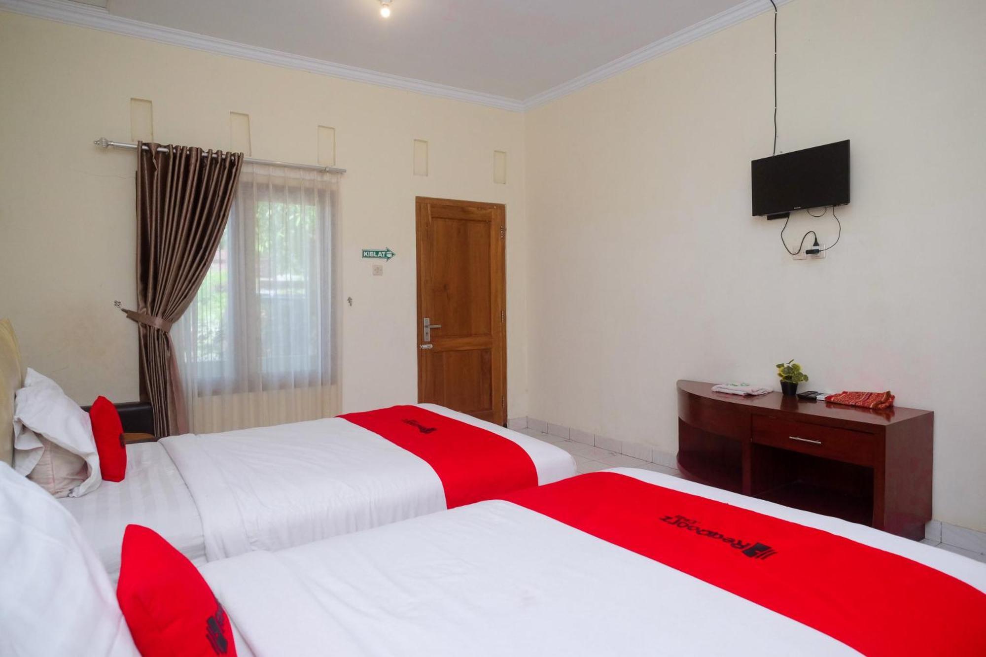 Hotel Reddoorz Syariah Near Alun Alun Wonosari Exterior foto